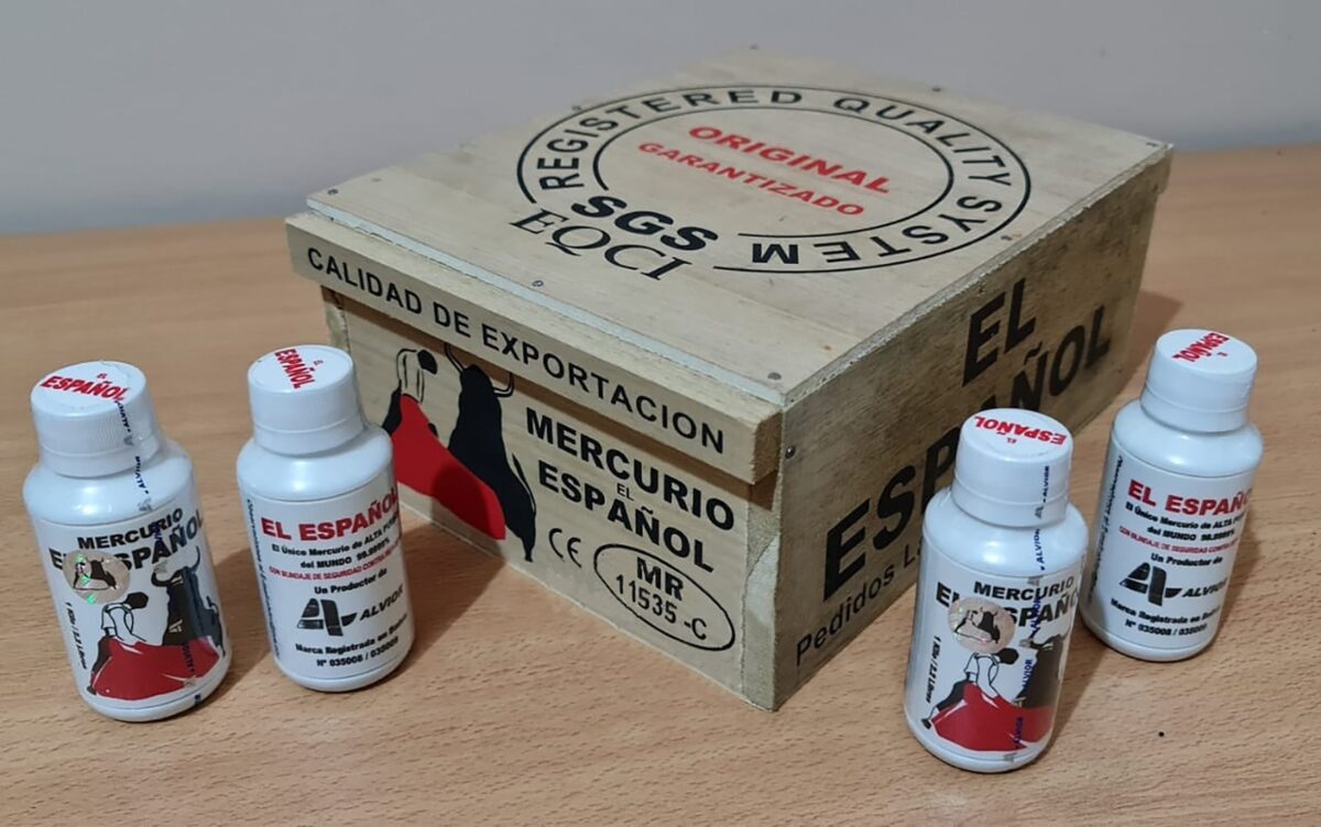 The bottles of mercury El Español are distributed by Alvior and advertised on social media.